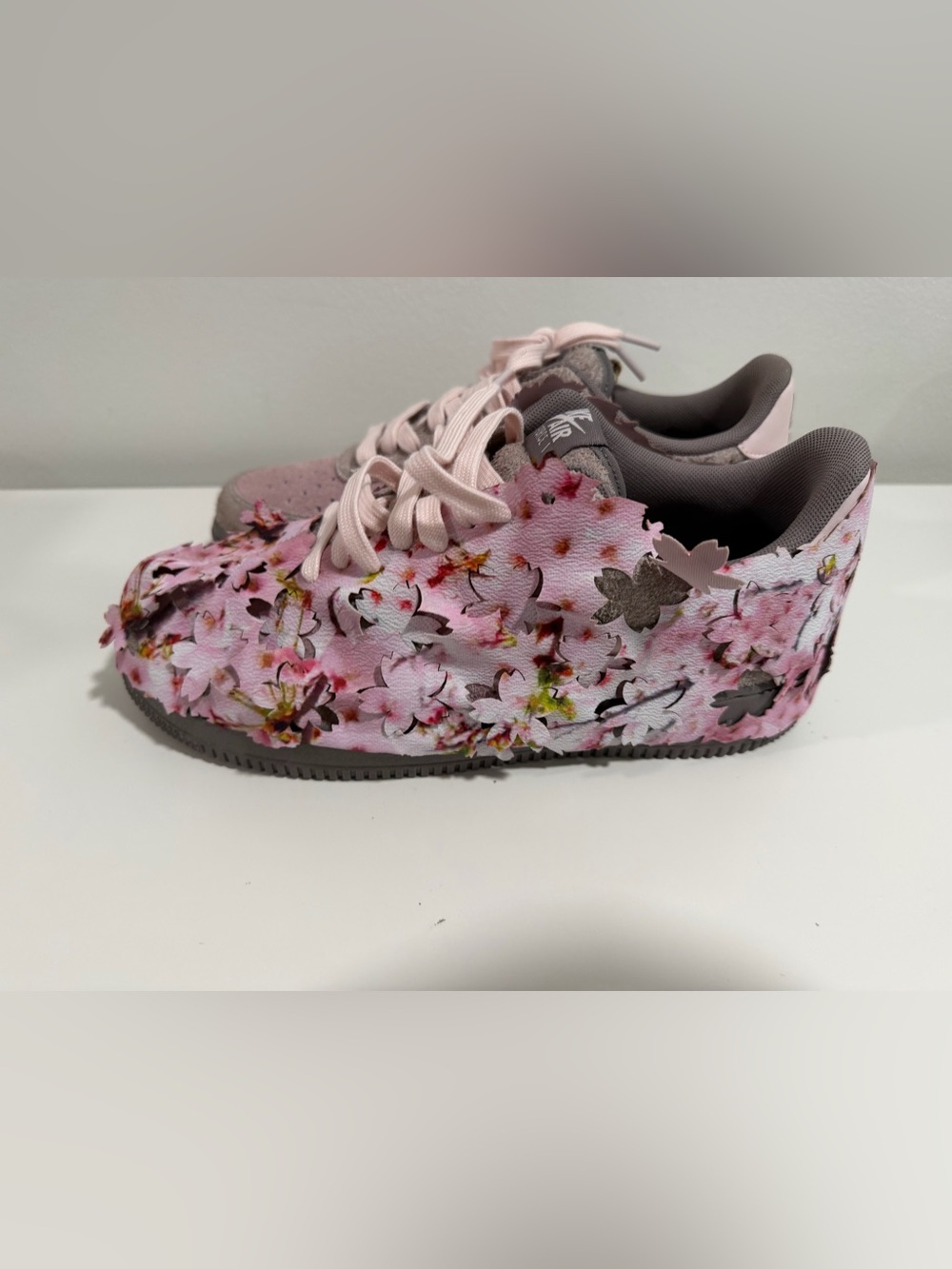 Nike Air Force 1 Pink Floral Lace-Up Sneakers size 8.5